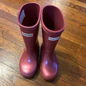 Toddler pink gently used Hunter rain boot - Size 8C US